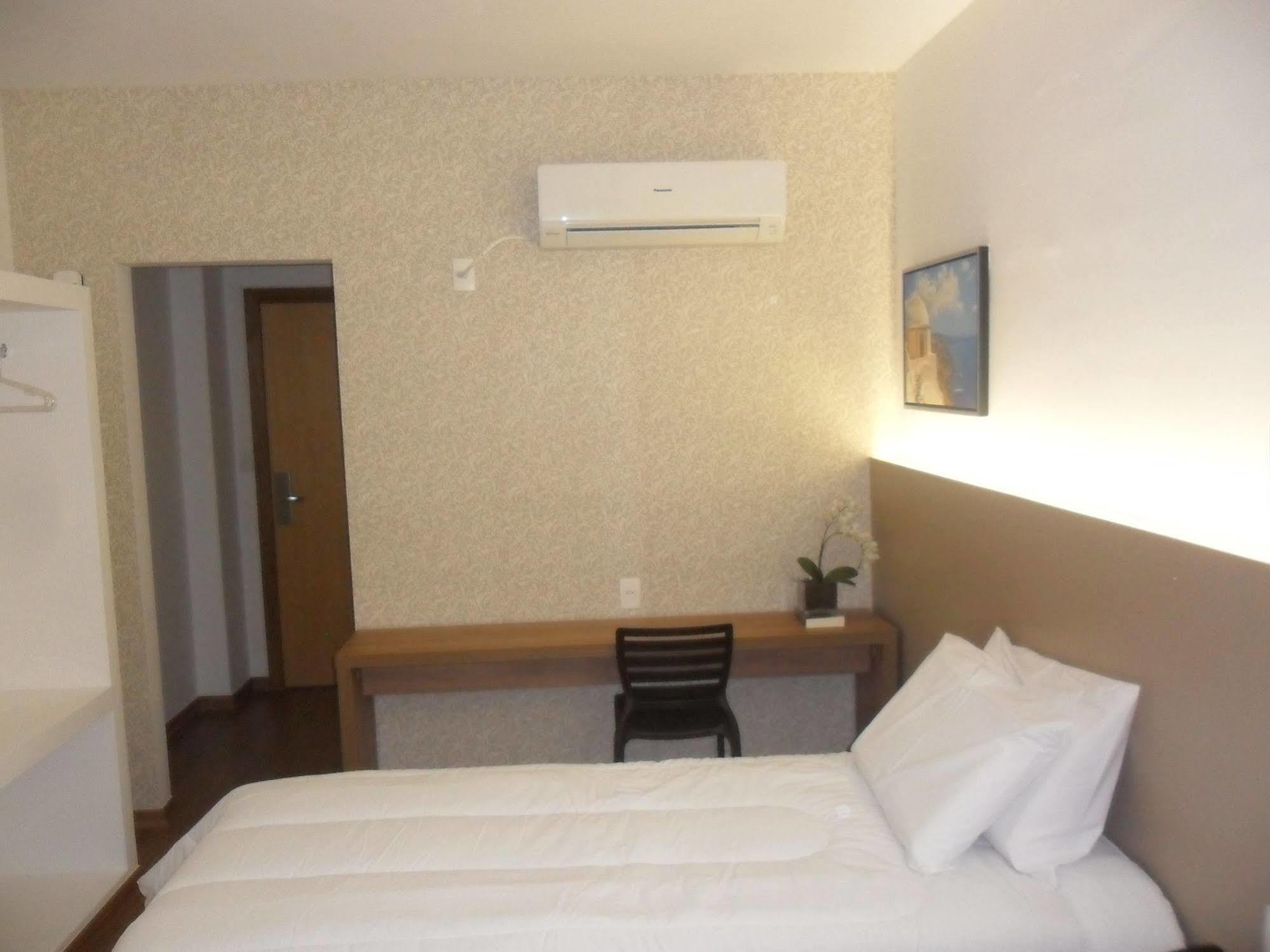 Lord Hotel Aeroporto Confins Vespasiano Buitenkant foto